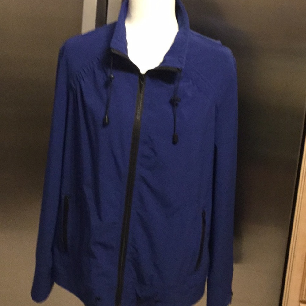 NWOT-Chico’s Zenergy long-sleeve Royal jacket.